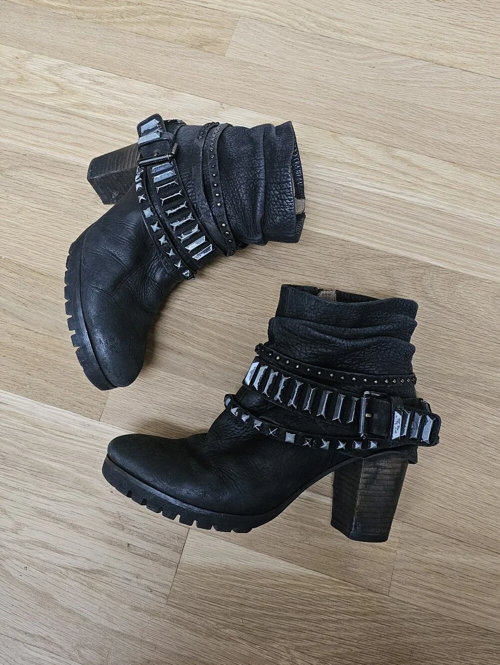 $995 Kennel Und Schmenger Black Leather Studded/Straps Ankle Boots 7/8